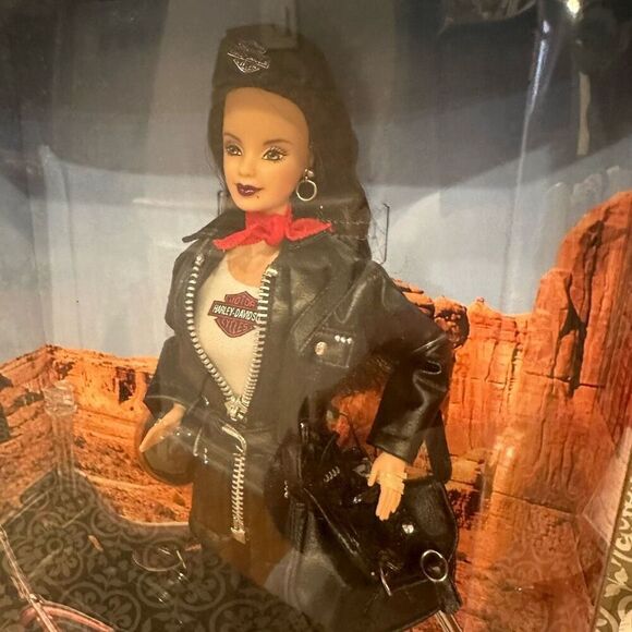 Harley Davidson x Mattel 1998 Collector’s Edition Vintage Rider Barbie NEW - Picture 5 of 7